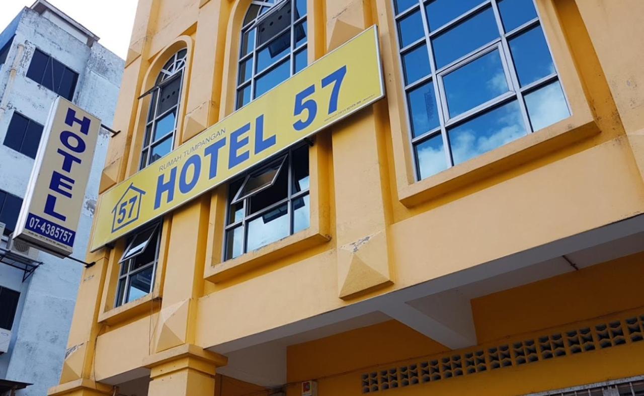 Fifty Seven Inn Batu Pahat Esterno foto