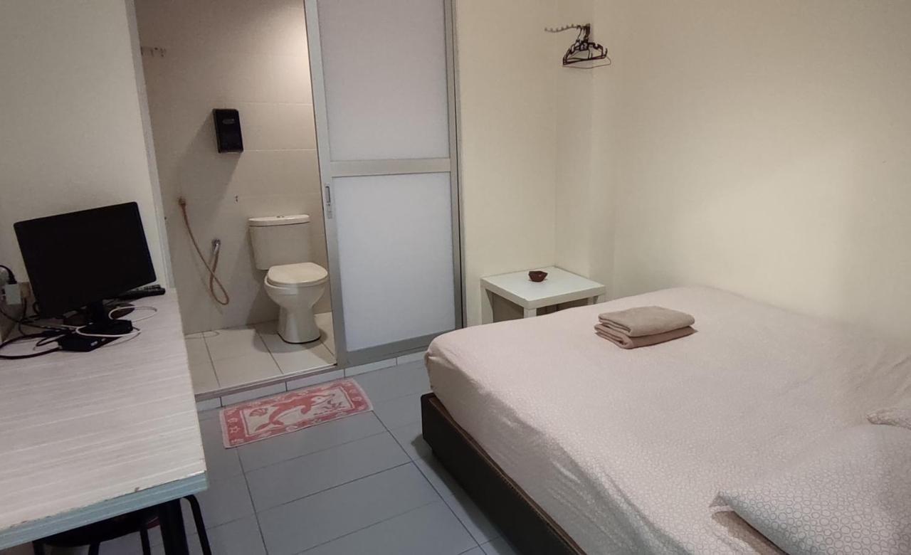 Fifty Seven Inn Batu Pahat Esterno foto